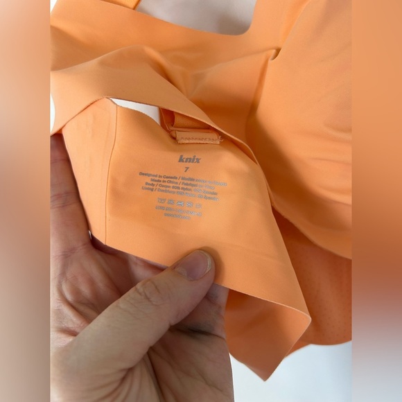 NWOT Knix Bra Size 7 Melon Orange Thin Strap Padded VNeck Adjustable Performance - Picture 6 of 7